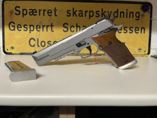 Sig Sauer P220 X-Six Classic